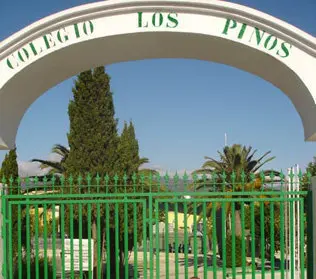 images/stories/abrildos/colegio los pinos.jpg