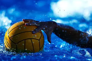 images/stories/abrildos/waterpoloball.jpg