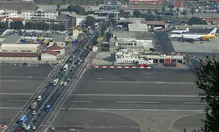 images/stories/julio/aeropuerto-de-gibraltar1.jpg