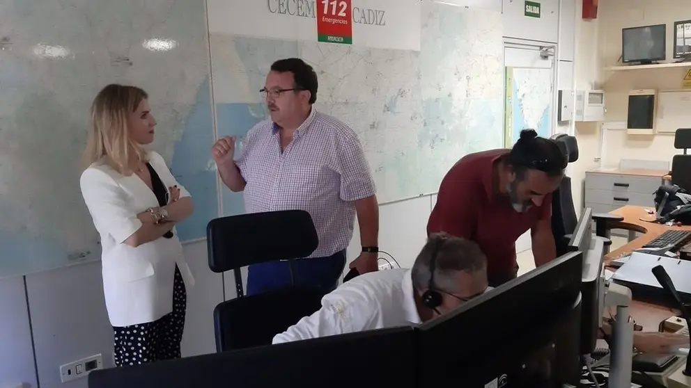 EuropaPress_2230652_Ana_Mestre_en_el_dispositivo_por_el_incendio_de_la_empresa_Indorama_en_San_Roque
