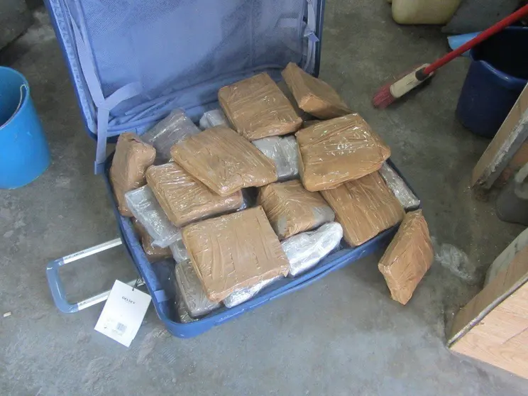 Tres-personas-detenidas-con-75-kg-de-hachís-en-el-embarque-de-coches-a-Algeciras-01