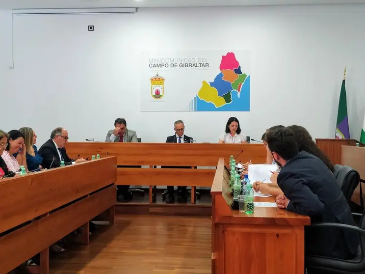 EuropaPress_2328288_Sesi&oacute;n_plenaria_de_la_Mancomunidad
