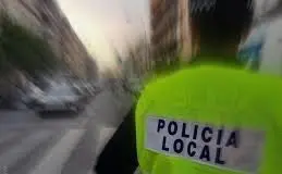 C&Atilde;&iexcl;diz.-Sucesos.- Interceptados en un taxi pirata en Algeciras tres j&Atilde;&sup3;venes marroqu&Atilde;&shy;es fugados del centro de menores



Agente de la Polic&Atilde;&shy;a Local



  (Foto de ARCHIVO)



3/25/2019