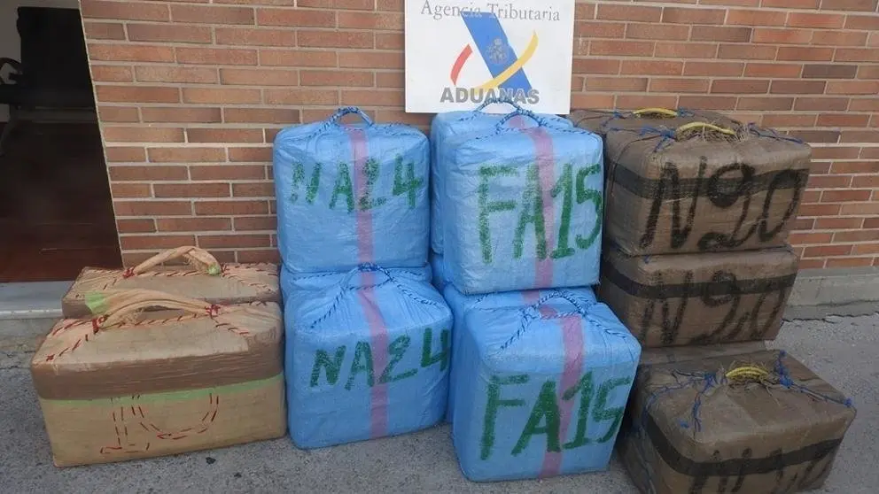 EuropaPress_2395874_LOS_555_KILOS_DE_HACHIS_LOCALIZADOS_EN_AGUAS_DEL_E_20190927130141-k0qG-U476678919871qE-992x558@LaVanguardia-Web