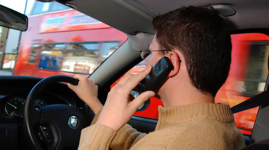 m&oacute;vil al volante