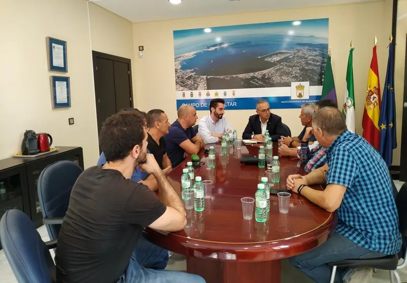 EuropaPress_2403657_Juan_Lozano_con_el_comit&eacute;_de_empresa_de_Acerinox