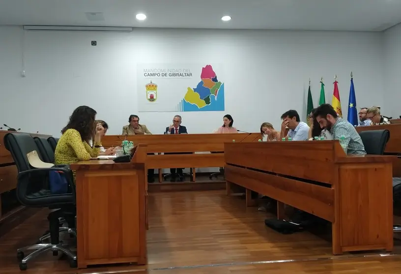 EuropaPress_2405828_Pleno_de_la_Mancomunidad_del_Campo_de_Gibraltar