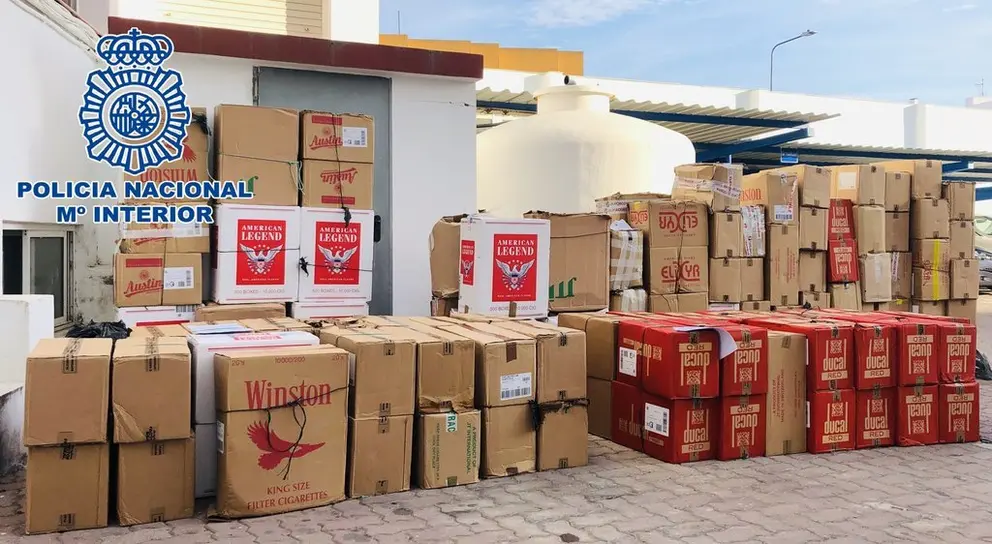 EuropaPress_2458742_Tabaco_de_contrabando_intervenido_en_La_L&iacute;nea