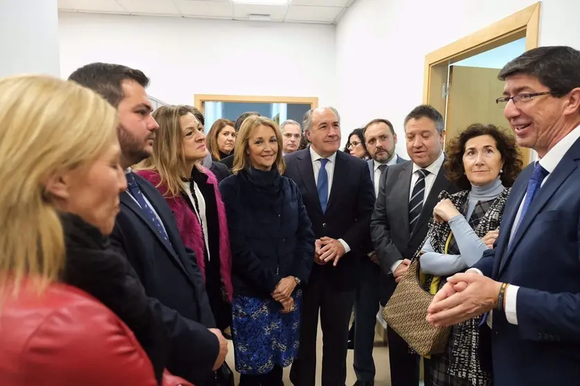 Juan Mar&iacute;n, en su visita a las sedes judiciales de Algeciras.