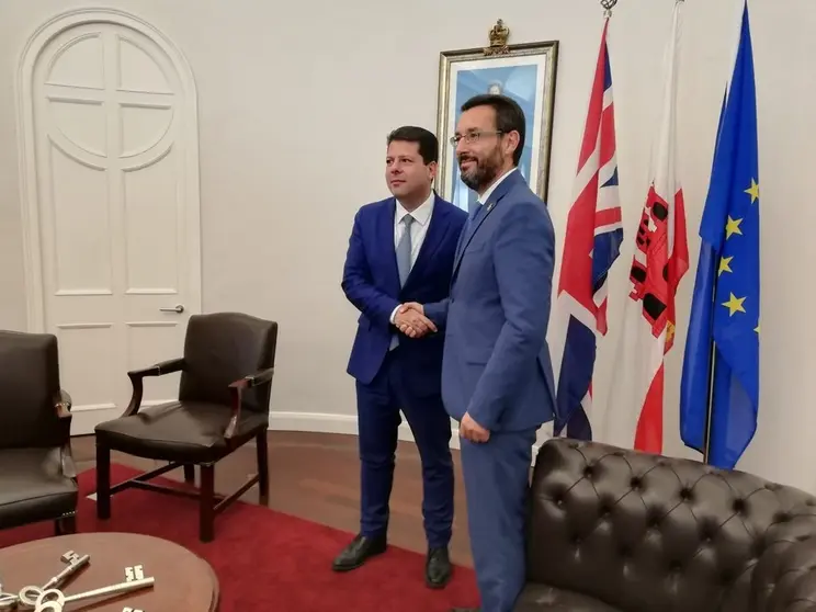 EuropaPress_2443644_alcalde_linea_juan_franco_fabian_picardo