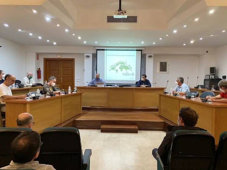 EuropaPress_3191847_imagen_presentacion_ayuntamiento_barrios_cadiz_proyecto_nuevo_parque_eolico (1)