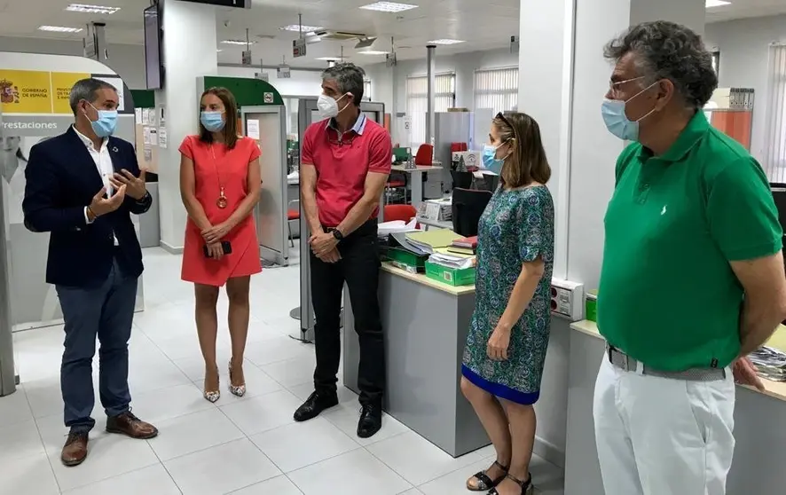 El subdelegado visita la oficina de Arcos.