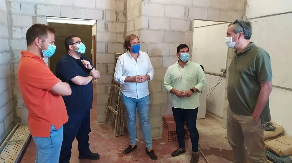 Un momento de la visita a los vestuarios.