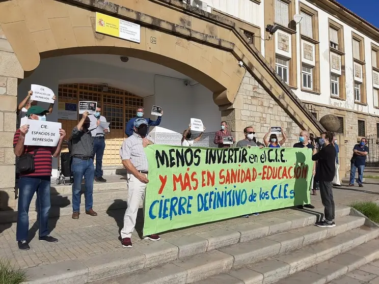 Un momento de la concentraci&oacute;n en el CIE.