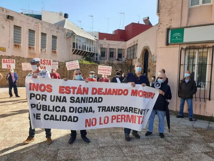 Un momento de la concentraci&oacute;n la pasada semana en La Bajadilla.