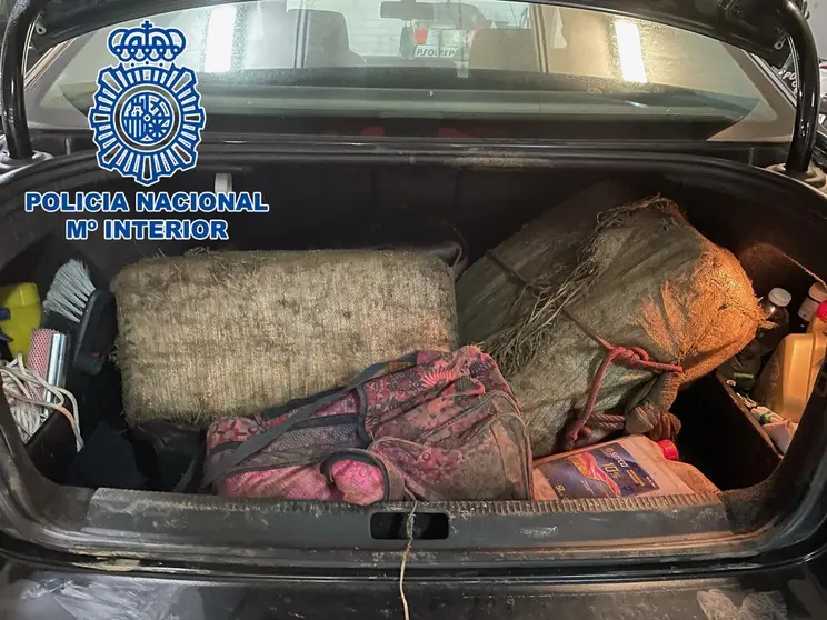 EuropaPress_3489815_droga_intervenida_coche_interceptado_persecucion_algeciras