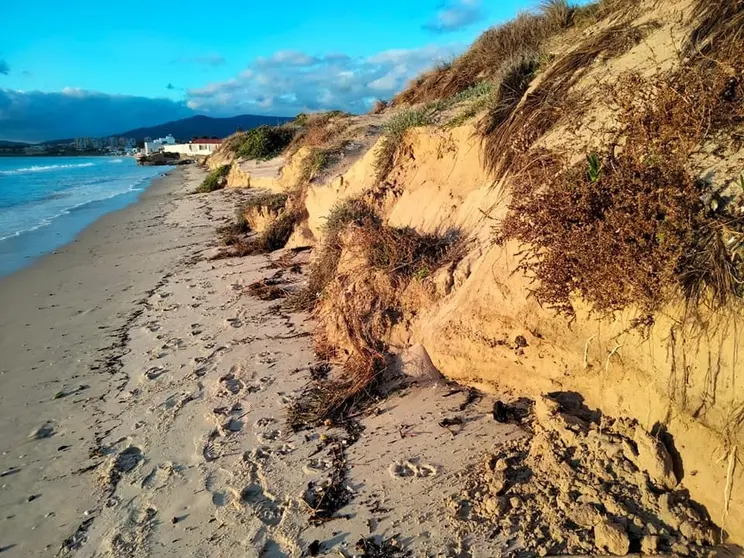 Playa de El Rinconcillo tras el paso de 'Filomena'.