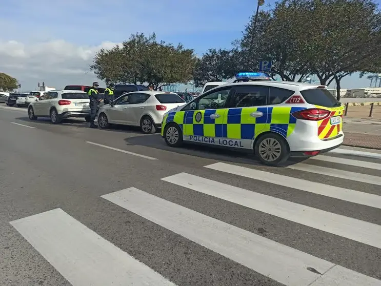 Coches de la Polic&iacute;a Local.