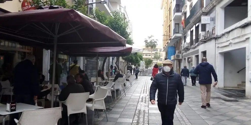 Cafeter&iacute;a en el centro de Algeciras.
