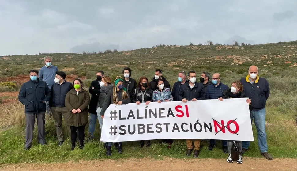 Pancarta contra subestacion Portichuelos.