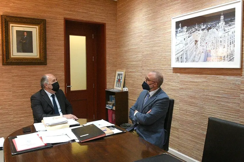 1-VISITA ALBERTO GUERRERO VALLE DIRECTOR DE CARREFOURJPG