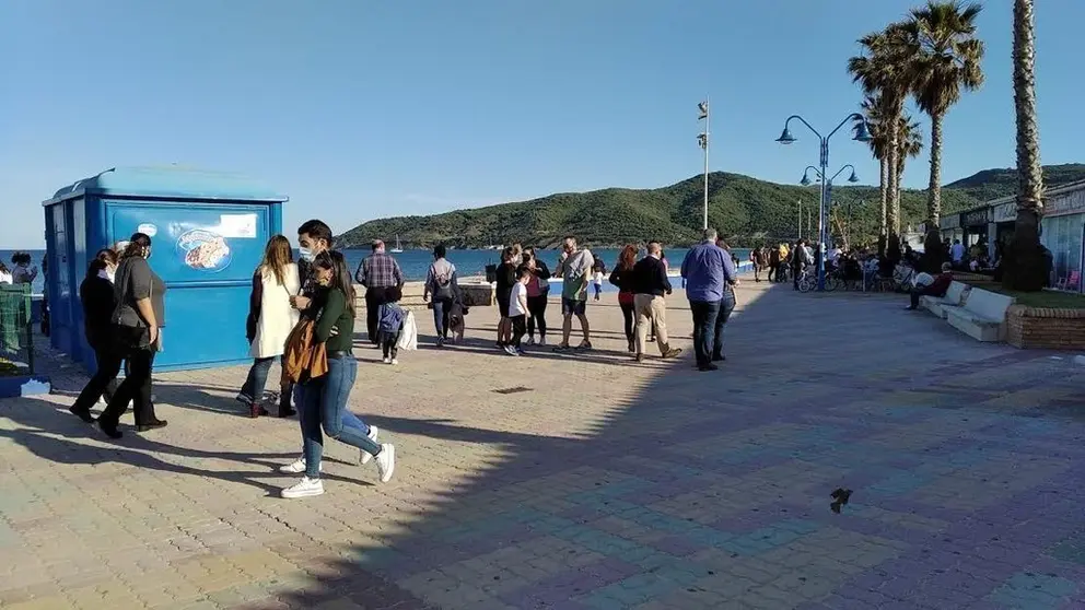 Ciudadanos en Getares, el pasado fin de semana.