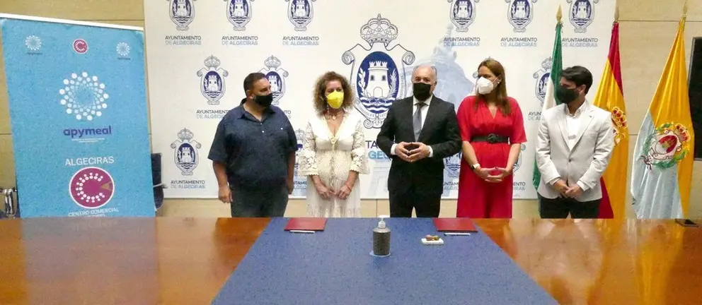 Firma del convenio.