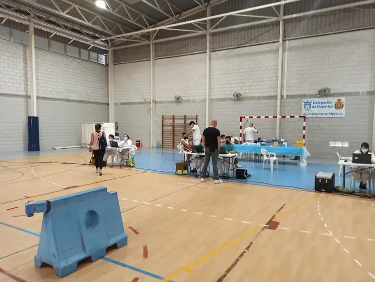 Vacunaci&oacute;n en el Pabell&oacute;n de La Pi&ntilde;era.
