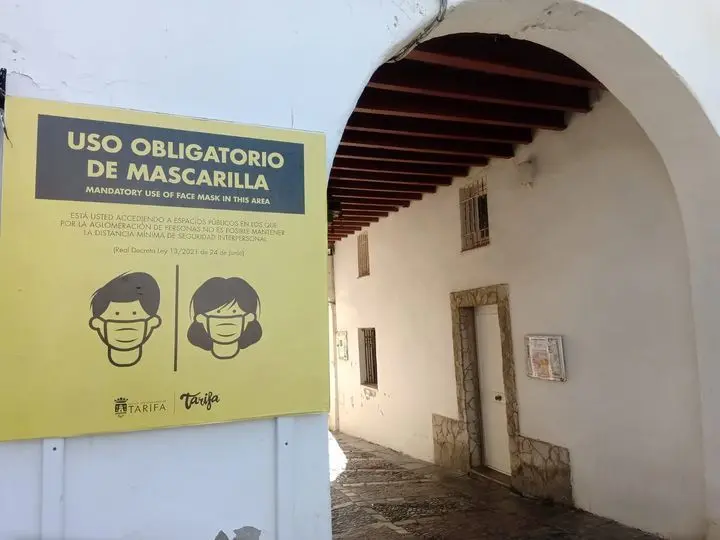 Nueva carteler&iacute;a en el centro de Tarifa.