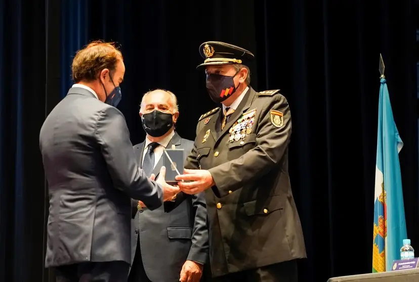 Distici&oacute;n D&iacute;a Polic&iacute;a Nacional a presidente APBA