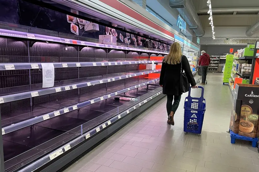 16/03/2022 FALTA DE PRODUCTOS EN SUPERMERCADOS.archsev, FOTO MANUEL GOMEZ