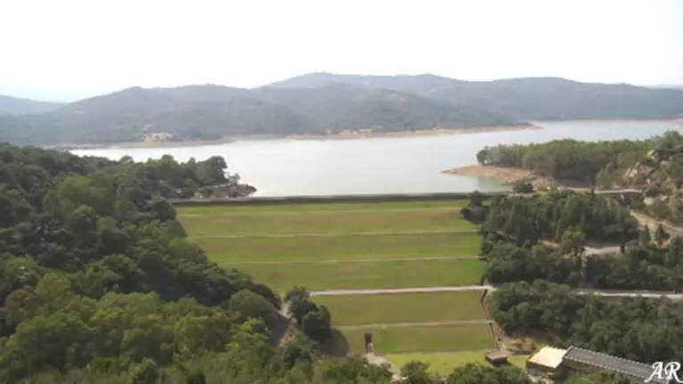 images/stories/presa de guadarranque.jpg