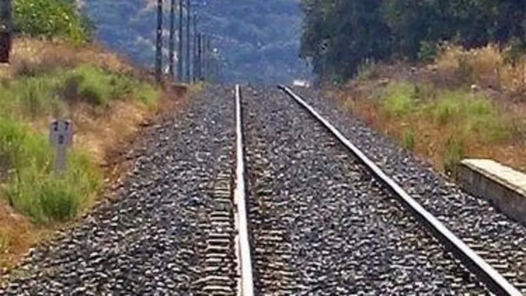 images/stories/abrildos/ferrocarril20bris.jpg