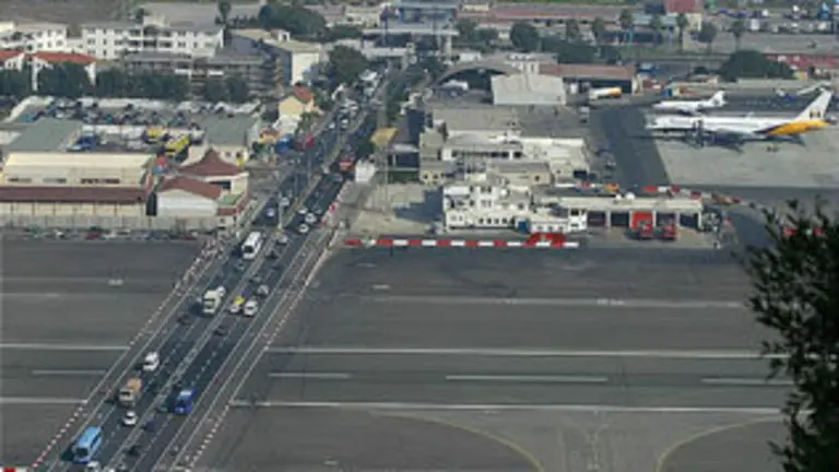 images/stories/julio/aeropuerto-de-gibraltar1.jpg