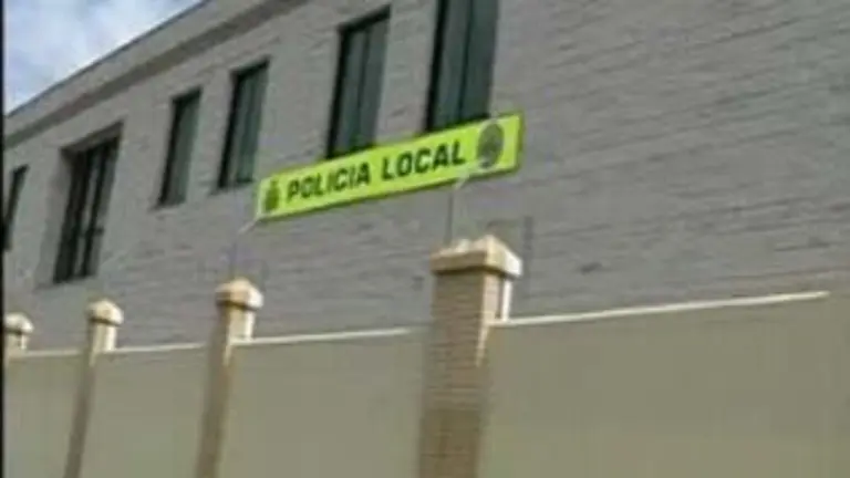 images/stories/2010septiembre2/policialocal66.jpg