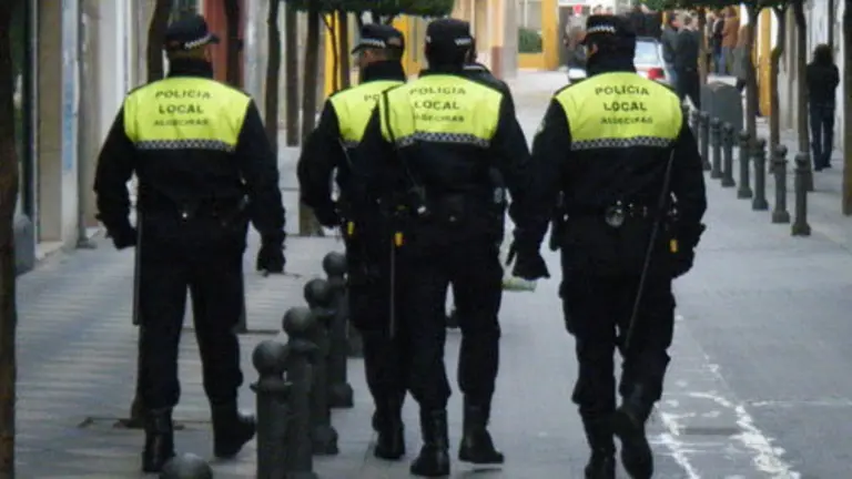 images/stories/2011enero3/policia local.jpg