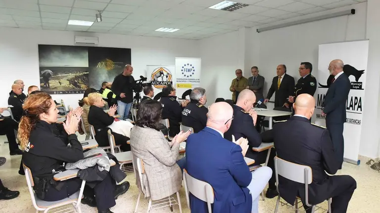 1-INICIO DEL CURSO DE CAPACITACIONES Y PERROS POLIC&Iacute;A