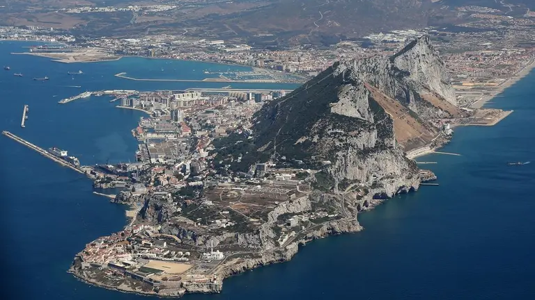 GIBRALTAR - AUGUST 08:  The peninsular of Gibraltar on August 8, 2013 in Gibraltar. David Cameron has spoken with his Spanish counterpart, Mariano Rajoy, and Mr Rajoy has offered to 'reduce measures' at the Gibraltar border. Tensions between the British and Spanish governments have been raised on issues surrounding the sovereignty of Gibraltar. An increase in Spanish border crossing checks between the Rock and mainland Spain, leading to lengthy queues, is widely considered to be a retaliatory move for the construction of an artificial reef in British waters, which it is claimed has had a negative impact on Spanish fishing vessels in the area.  (Photo by Oli Scarff/Getty Images)