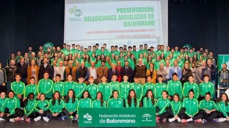 diferentes-selecciones-andaluzas-presentacion_1314778609_93039724_667x375