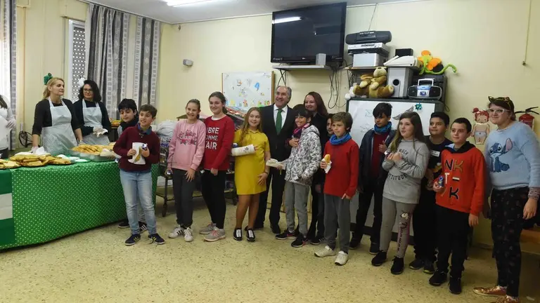 DESAYUNO ANDALUZ COLEGIO MEDITERRANEO