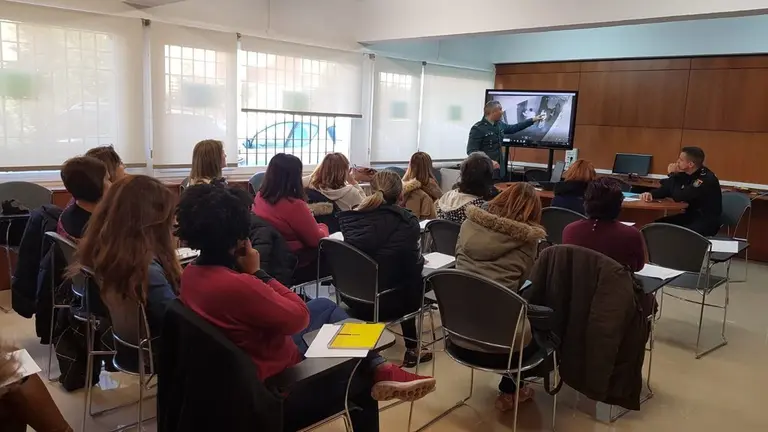CURSO DEFENSA PERSONAL