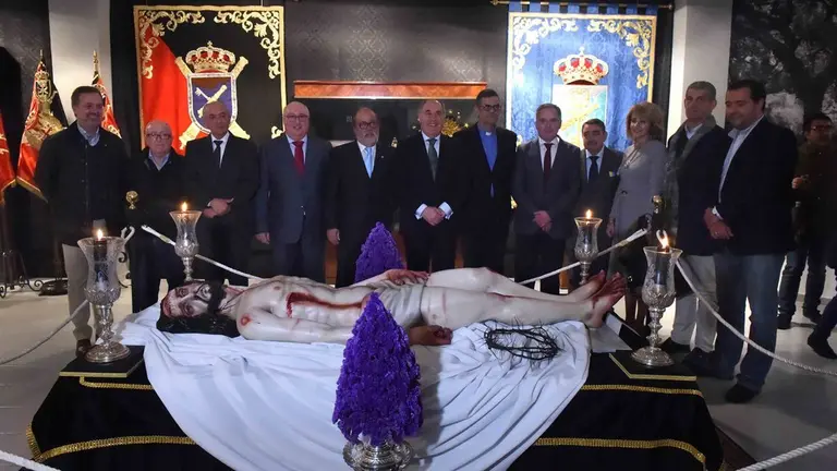 INAUGURACI�_N DE LA EXPOSICI�_N DE LA COFRAD&Iacute;A DEL SANTO ENTIERRO 