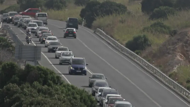Colas-carretera-Algeciras-Tarifa-imagen-archivo_1173493185_72734174_667x375