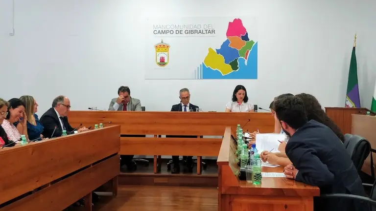 EuropaPress_2328288_Sesi&oacute;n_plenaria_de_la_Mancomunidad