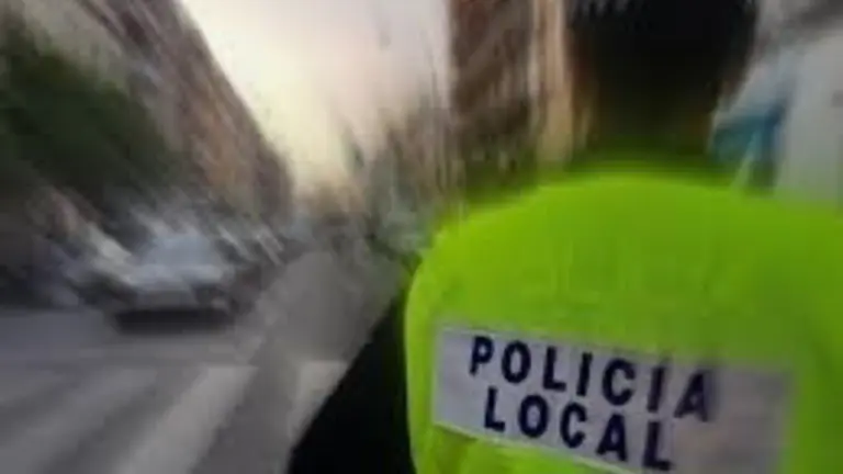 C&Atilde;&iexcl;diz.-Sucesos.- Interceptados en un taxi pirata en Algeciras tres j&Atilde;&sup3;venes marroqu&Atilde;&shy;es fugados del centro de menores



Agente de la Polic&Atilde;&shy;a Local



  (Foto de ARCHIVO)



3/25/2019