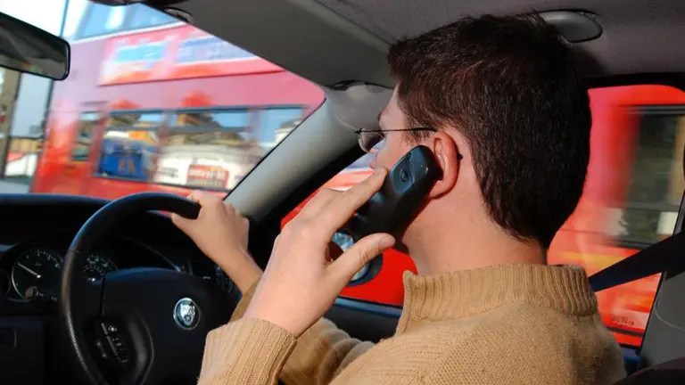 m&oacute;vil al volante