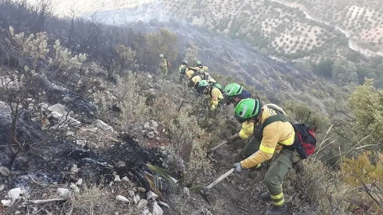 EuropaPress_2342901_Bomberos_trabajando_en_la_zona