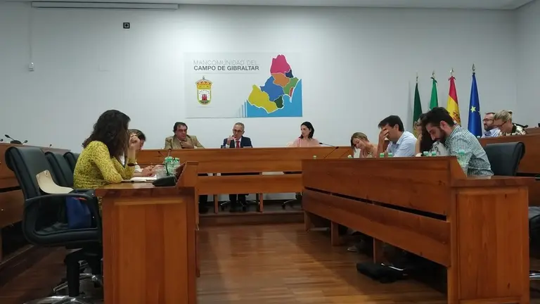 EuropaPress_2405828_Pleno_de_la_Mancomunidad_del_Campo_de_Gibraltar