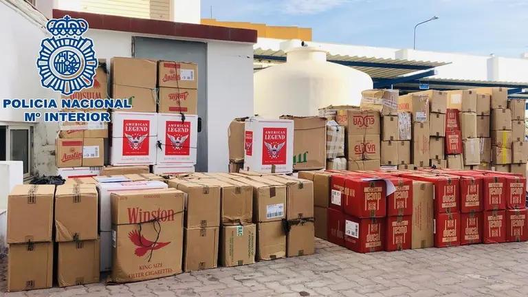 EuropaPress_2458742_Tabaco_de_contrabando_intervenido_en_La_L&iacute;nea