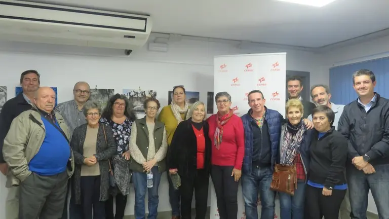 EuropaPress_2488225_Reunion_de_Cepsa_en_San_Roque_con_el_Comit&eacute;_de_Vecinos